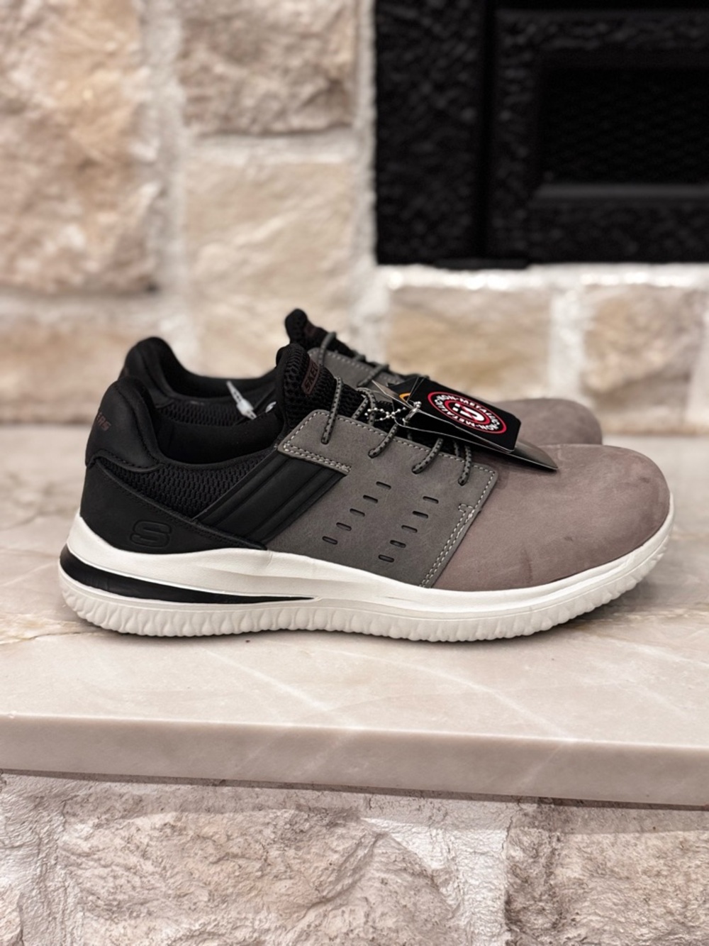 NEW SKECHERS men's delson 3.0 shoes in black/gray size 10